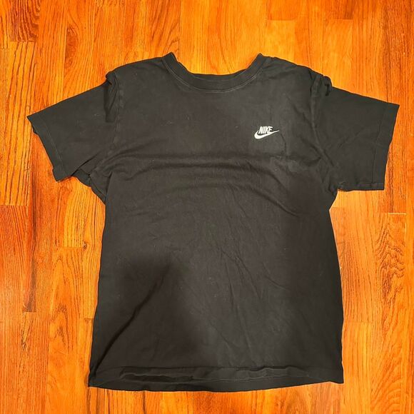 Nike Men's Black T-shirt - Picture 3 of 6